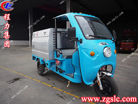 一人一車即可完成清洗作業，程力牌三輪高壓清洗車清洗道路的好幫手